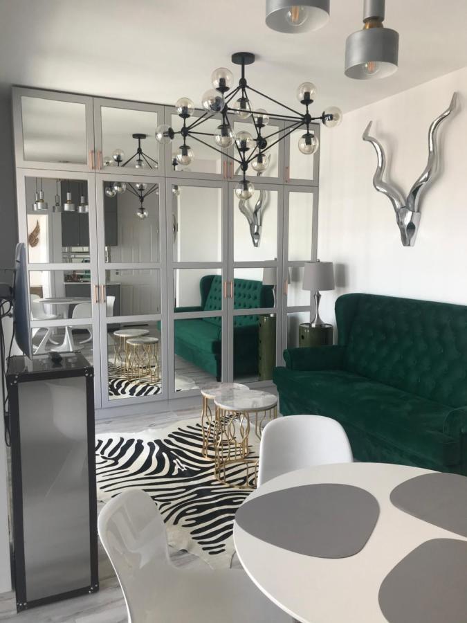 Luxury Wola Apartament Varsó Kültér fotó