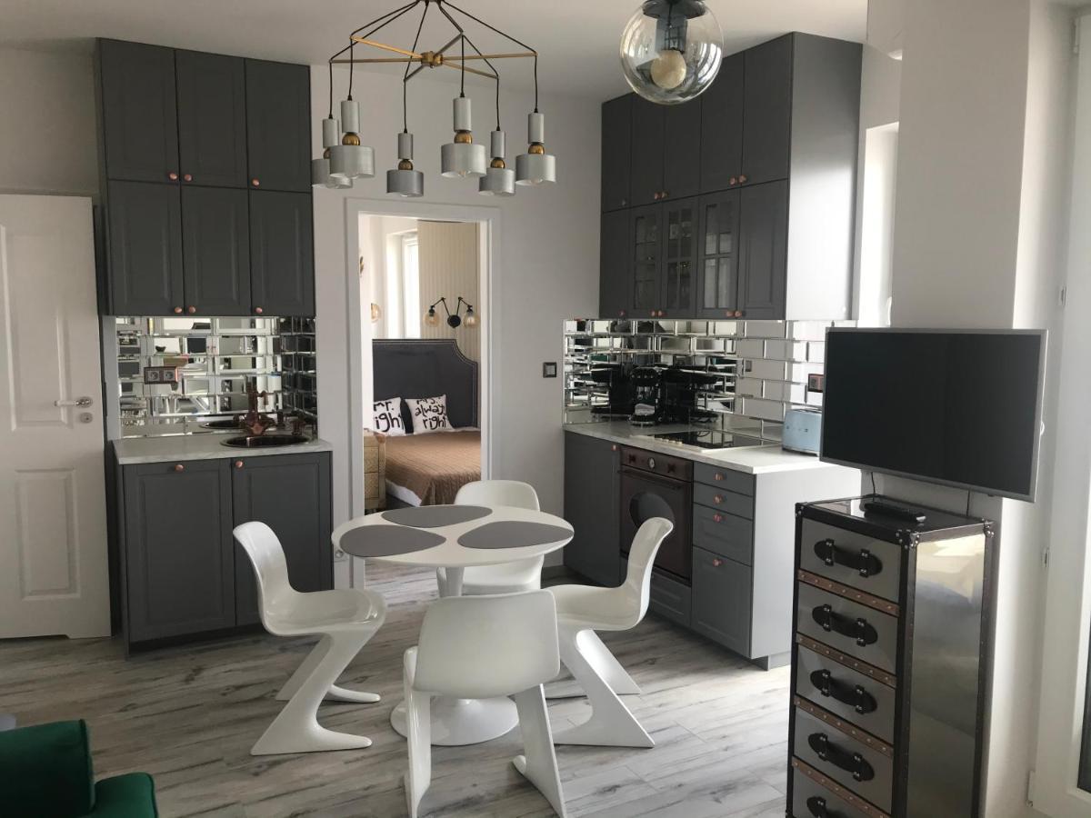 Luxury Wola Apartament Varsó Kültér fotó